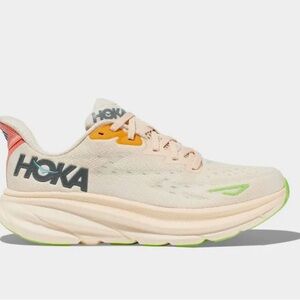 Women’s Hoka 9 size 7.5 fit up to 8 MAKE OFFERS